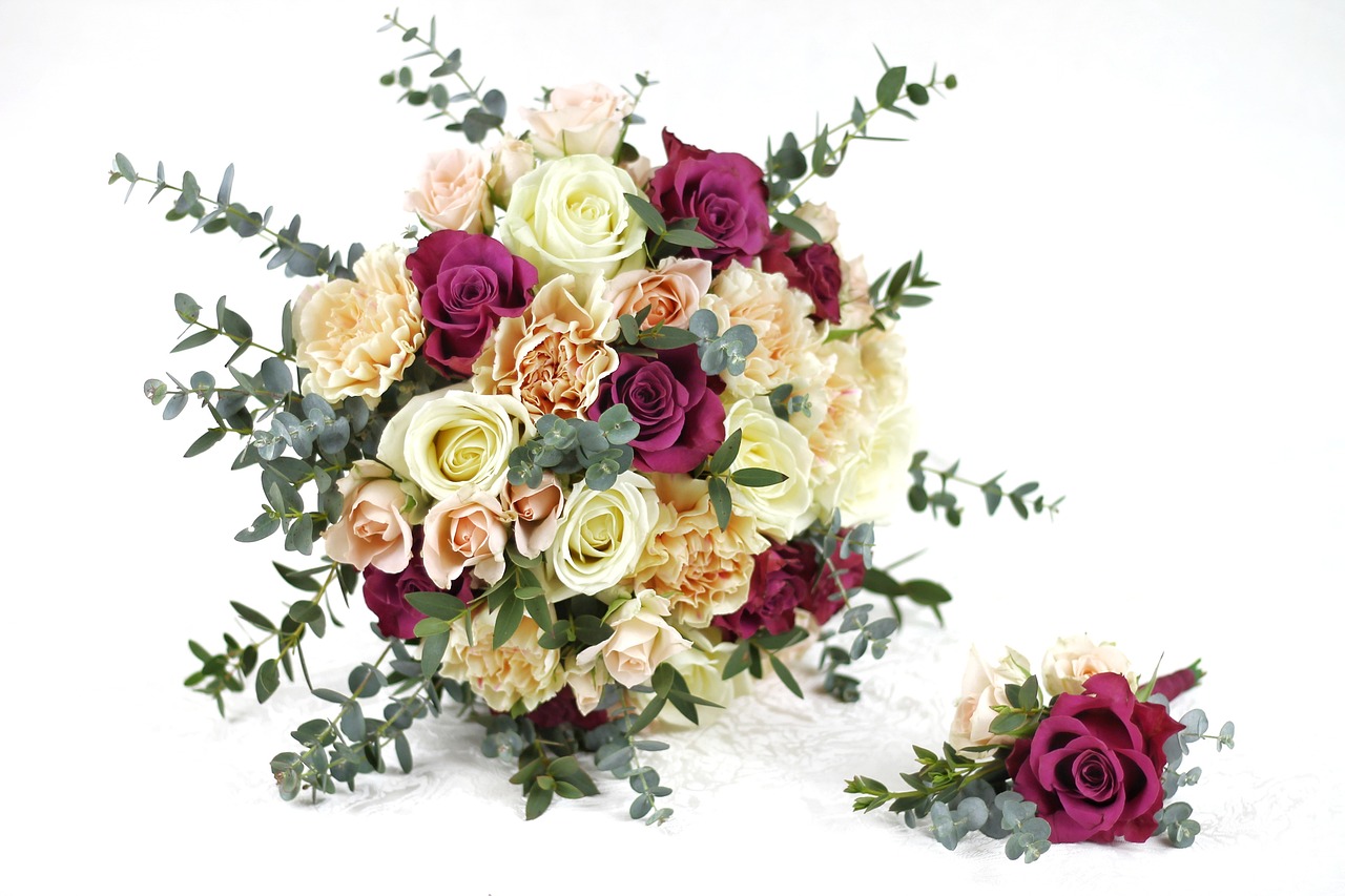 florist wedding bouquet prairie flowers